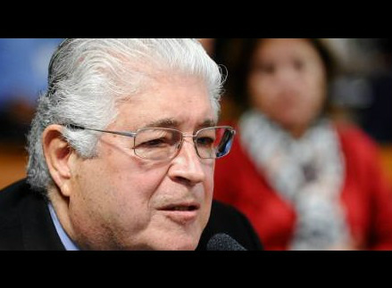 'Plano proposto por Temer é o mesmo que afundou a Europa', diz Requião O senador Roberto Requião (PMDB-PR) foi um dos poucos a usar o plenário do Senado Federal para discursar contra o impeachment da presidente Dilma Rousseff.