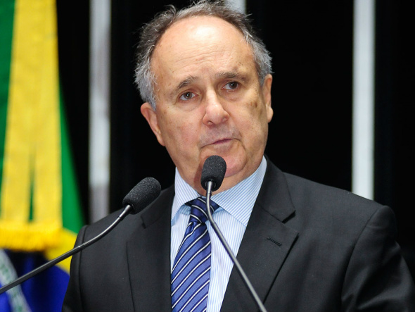 Depois de votar pelo impeachment, Cristovam reclama de ministérios de Temer Senador da República, Cristovam Buarque (PPS/DF) Foto: Divulgação
