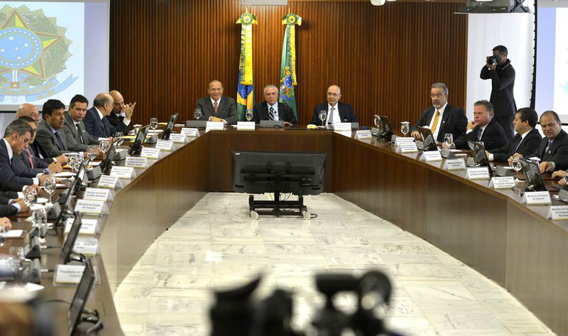 Ações do governo Temer estarão baseadas no documento Uma Ponte para o Futuro Ações do governo Temer estarão baseadas no documento Uma Ponte para o Futuro