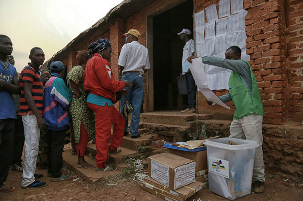 Eleitores na República Centro-Africana foram às urnas em 30 de dezembro de 2015. Foto: Minusca.