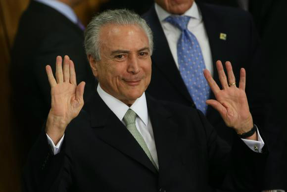 Temer afirma na TV que não será candidato à reeleição em 2018 Michel Temer disse que, caso confirmado no cargo até 31 de dezembro de 2018, pretende reduzir o desemprego e entregar à população um país pacificado