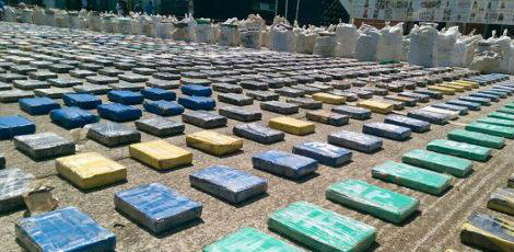 Colômbia apreende 8 toneladas de cocaína, maior apreensão da história do país Colômbia apreende 8 toneladas de cocaína, maior apreensão da história do país
