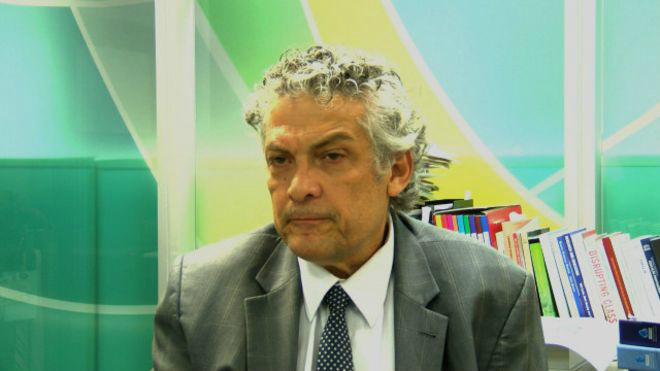 Governo deve gastar ainda mais em programas sociais em tempos de crise Ideias do economista Renato Paes de Barros inspiraram documento divulgado pelo PMDB