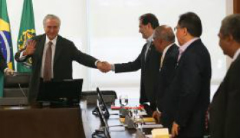 O presidente interino Michel Temer se reúne com dirigentes de centrais sindicais / Foto: Fabio Rodrigues Pozzebom