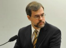 Dias Toffoli é eleito presidente do Tribunal Superior Eleitoral Ele vai substituir o ministro Marco Aurélio, que deixará a presidência no mês que vem.