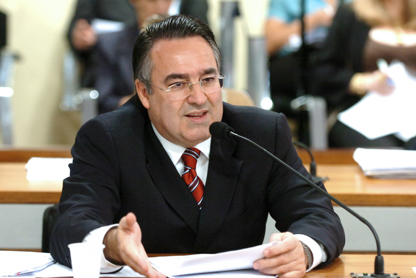 Governador de SC diz que Temer deve tomar “medidas impopulares e duras” Governador de SC diz que Temer deve tomar “medidas impopulares e duras”