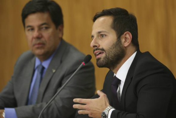 Novo secretário da Cultura diz que Lei Rouanet não pode ser demonizada O ministro da Educação, Mendonça Filho (E), e o secretário nacional de Cultura, Marcelo Calero, durante entrevista coletiva no Palácio do Planalto / Foto: Fabio Rodrigues Pozzebom