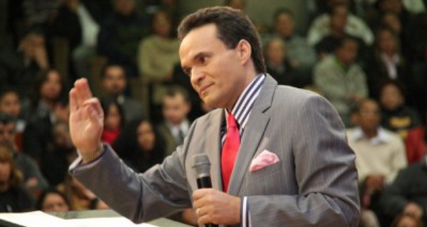 Pastor investigado na Lava Jato ganha passaporte diplomático Pastor Samuel Ferreira é aliado de Michel Temer. Foi na sua igreja que o presidente interino disse, em vídeo que viralizou, que delegava as funções mais difíceis a Eduardo Cunha