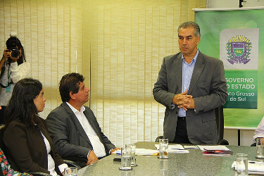 11 de maio, na Governadoria, data da assinatura do SECMS pelo governador Reinaldo Azambuja
