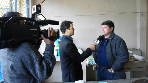 Projeto do Rotary e Rotaract é exibido em programa da TV nesta quinta-feira, 14 O presidente do Rotary, Rosevalde Arruda do Amaral, sendo entrevistado pelo repórter da TV Morena, Neurimar.