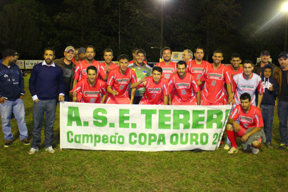 Equipe do Tereré, campeã na categoria livre Foto: Moreira Produções