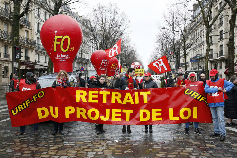 Primeiro-ministro garante que governo francês manterá reforma trabalhista