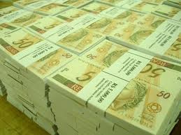 23 brasileiros ficam milionários por dia 23 brasileiros ficam milionários por dia