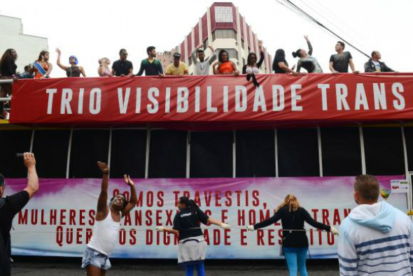 Trio  da  Visibilidade  Trans,  um  dos  que passaram  pela  Paulista  no  domingo / Foto:  Rovena Rosa