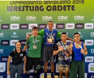 Luta olímpica de MS coloca três atletas no pódio do Brasileiro Pedro Silva (camiseta verde) foi vice-campeão do estilo livre na categoria até 71 kg - Foto: Arquivo Pessoal