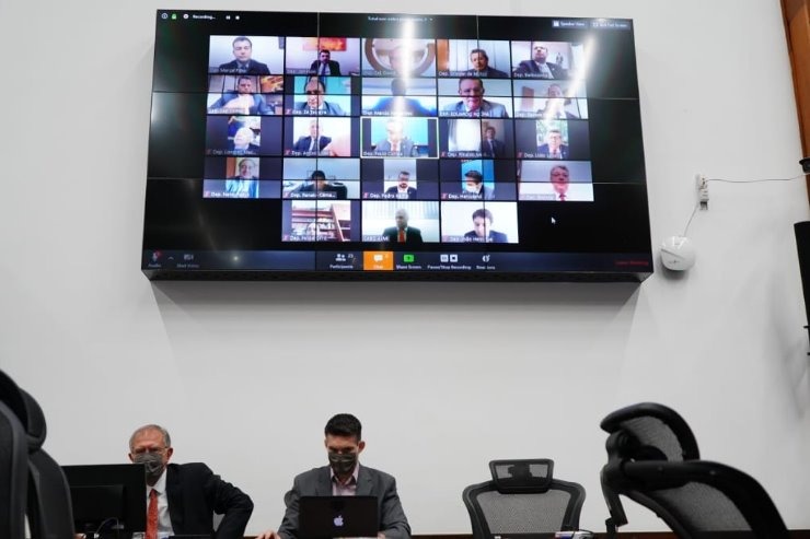 Aprovada suspensão da validade de exames nos concursos da PM A Ordem do Dia desta quinta-feira (16) foi realizada remotamente, com a participação dos 24 deputados estaduais / Foto: Luiz Carlos Júnior