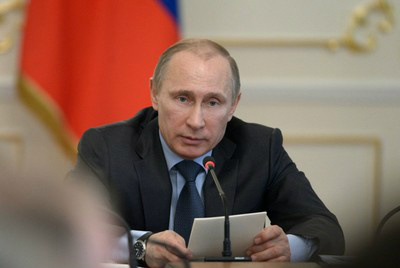 Vladimir Putin durante reunião na residência de Novo-Ogaryovo, nas cercanias de Moscou. A Otan alertou que estimular o separatismo do oeste da Ucrânia seria um 