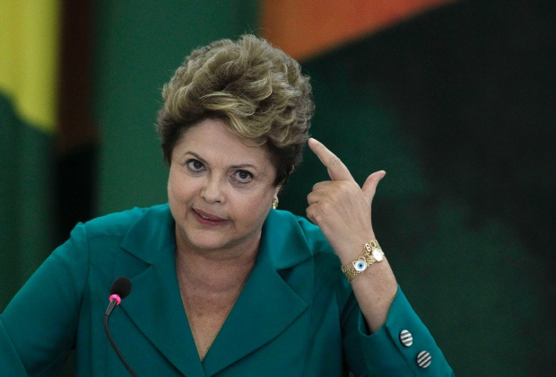 Dilma defende juros subsidiados por meio de bancos públicos Dilma defende juros subsidiados por meio de bancos públicos