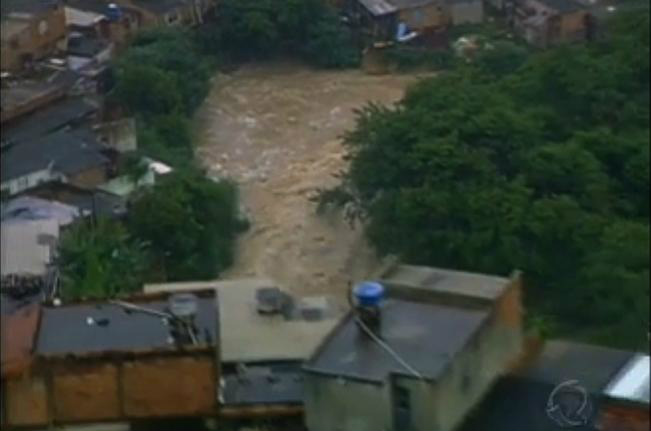 Chuva afeta 22 mil em Minas Gerais