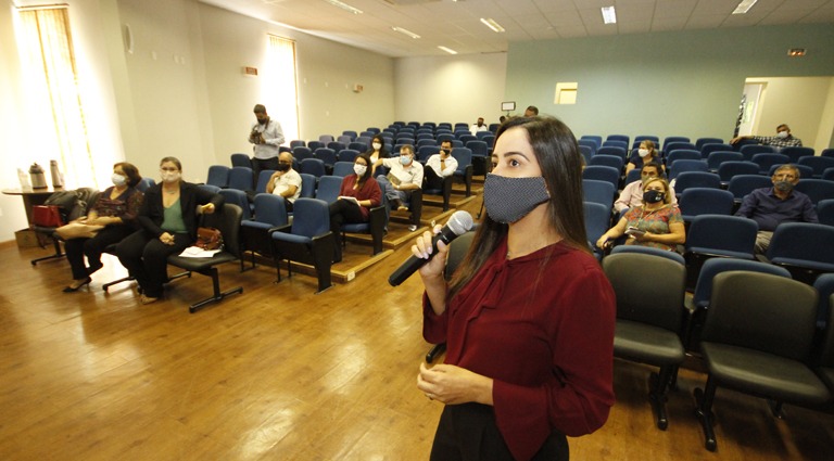 Durante a reunião, a secretária de Administração e Desburocratização, Ana Nardes, apresentou os dados da política de valorização dos servidores