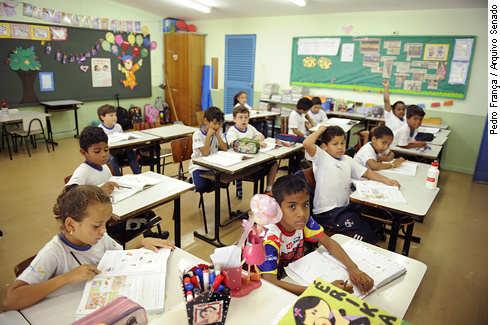 Começa debate sobre financiamento da educação pública
