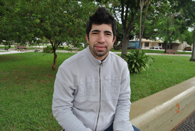 Frio muda cenário e mexe com rotina da população em Amambai Acadêmico de Educação Física, Roque Luiz.