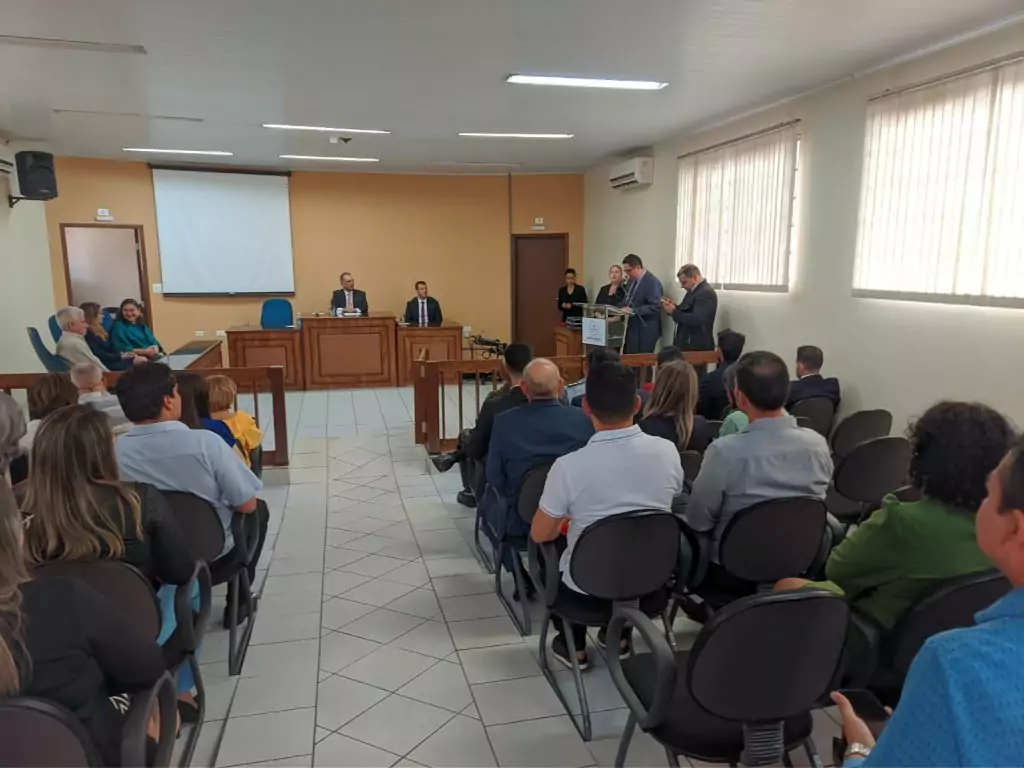 Tribunal de Justiça inaugura galeria de Juízes e homenageia servidores em Amambai