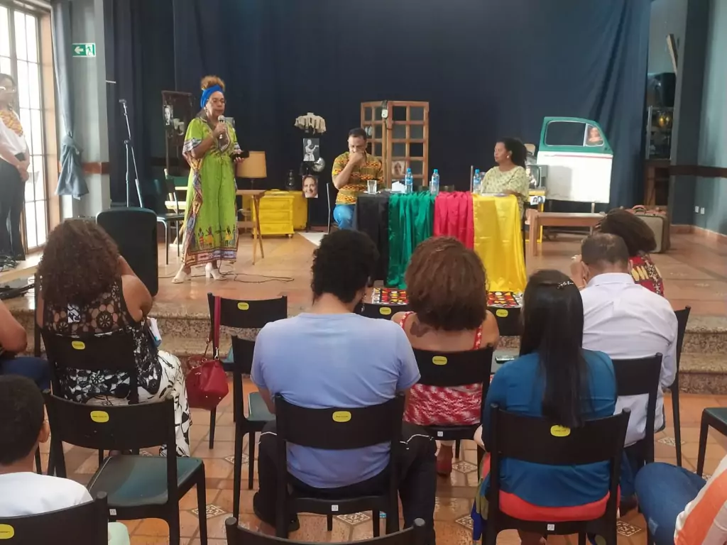 Subsecretaria propõe formação de professores para a promoção da igualdade racial em MS Subsecretaria propõe formação de professores para a promoção da igualdade racial em MS