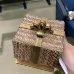 Com vendas presenciais e online, feira de artesanato do sistema prisional tem várias opções de presentes