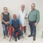 Pacientes escolhem armações de óculos gratuitamente em Amambai