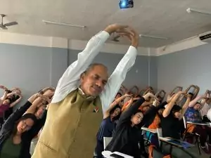 Yogaterapia é aliada no tratamento de pacientes com doenças crônicas e comorbidades Yogaterapia é aliada no tratamento de pacientes com doenças crônicas e comorbidades