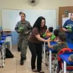 Alunos do Projeto Florestinha recebem ovos de Páscoa em ação da Prefeitura de Amambai