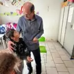 Prefeito visita APAE para acompanhar atividades e ouvir demandas da instituição