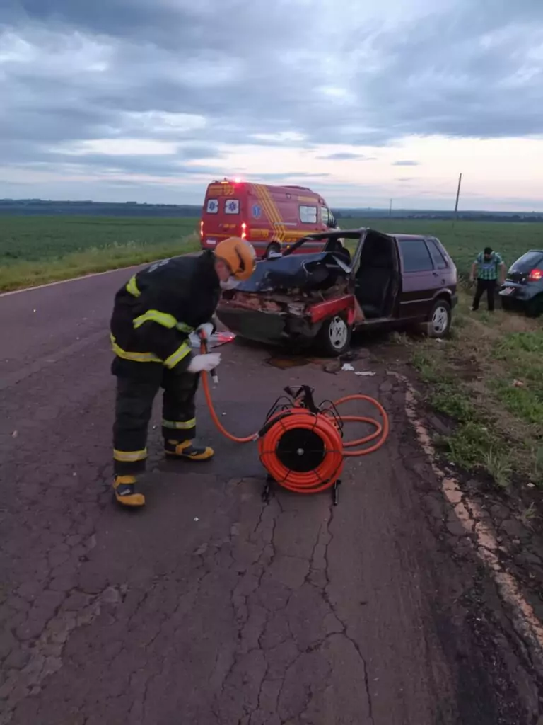 Corpo de Bombeiros atende dois acidentes de trânsito durante o fim de semana em Amambai Corpo de Bombeiros atende dois acidentes de trânsito durante o fim de semana em Amambai
