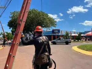 Intech realiza retirada de fiação inutilizada em Amambai