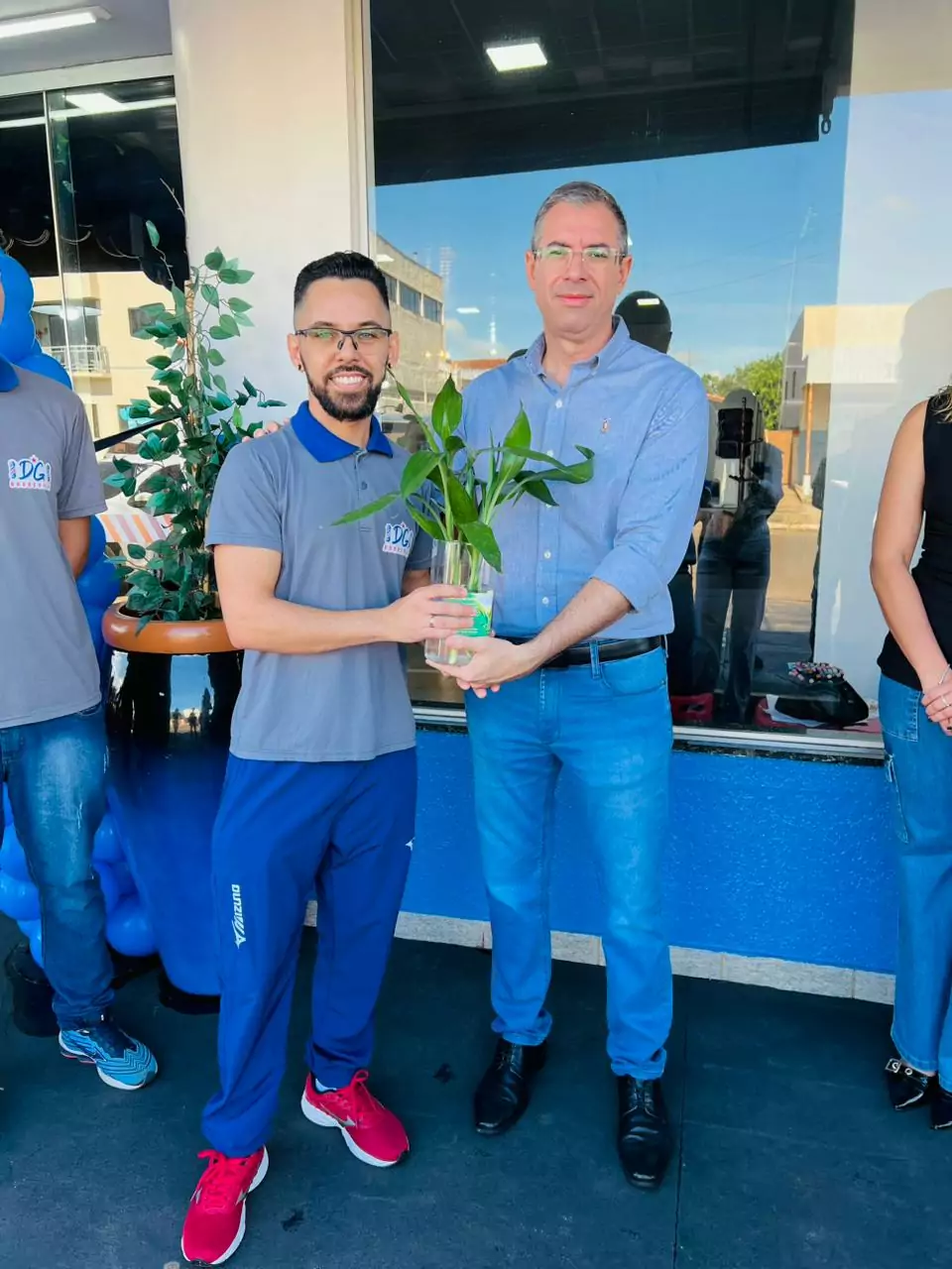 Barbearia DG é reinaugurada e simboliza força do empreendedorismo