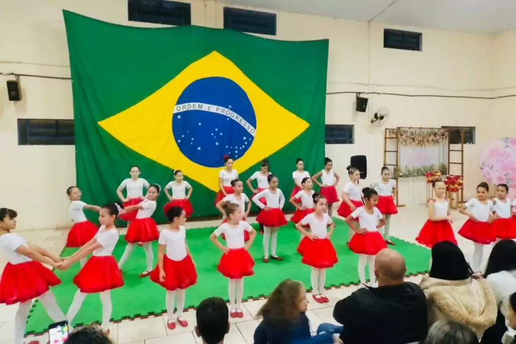 Centro da Juventude realiza evento especial em homenagem ao Dia das Mães em Amambai Centro da Juventude realiza evento especial em homenagem ao Dia das Mães em Amambai