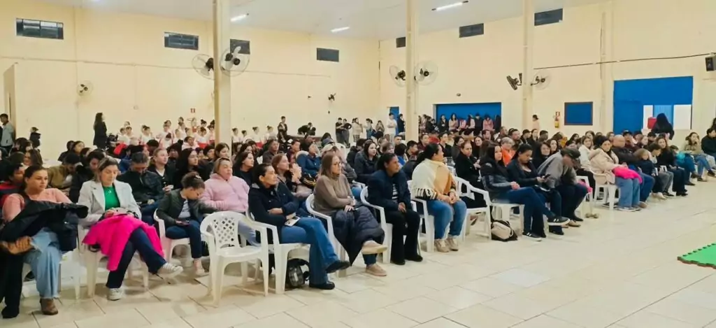 Centro da Juventude realiza evento especial em homenagem ao Dia das Mães em Amambai Centro da Juventude realiza evento especial em homenagem ao Dia das Mães em Amambai