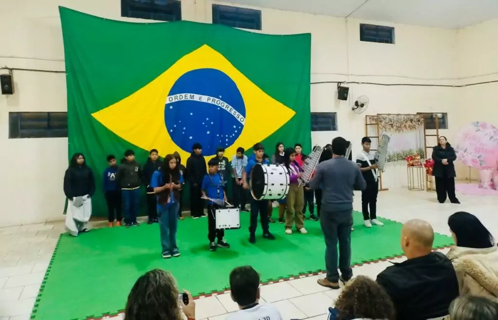 Centro da Juventude realiza evento especial em homenagem ao Dia das Mães em Amambai Centro da Juventude realiza evento especial em homenagem ao Dia das Mães em Amambai