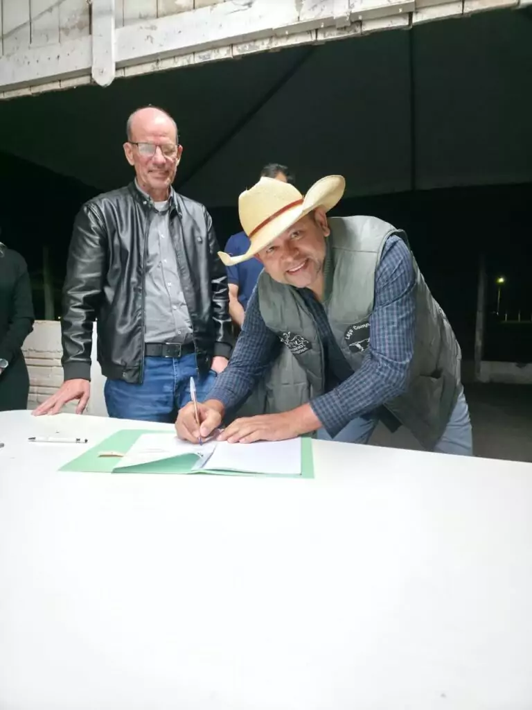 Prefeitura de Amambai firma convênio com o CTG Sentinela de Amambai para realização do 35º FEGAMS