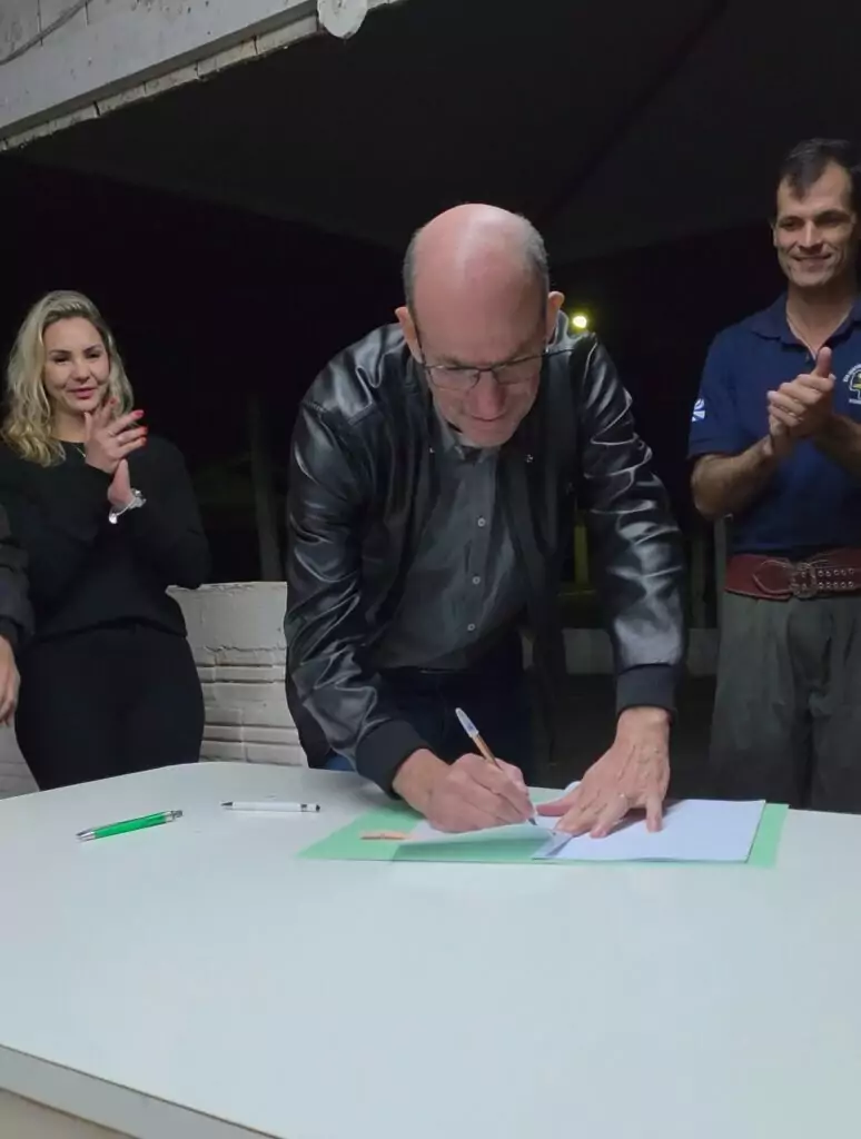 Prefeitura de Amambai firma convênio com o CTG Sentinela de Amambai para realização do 35º FEGAMS