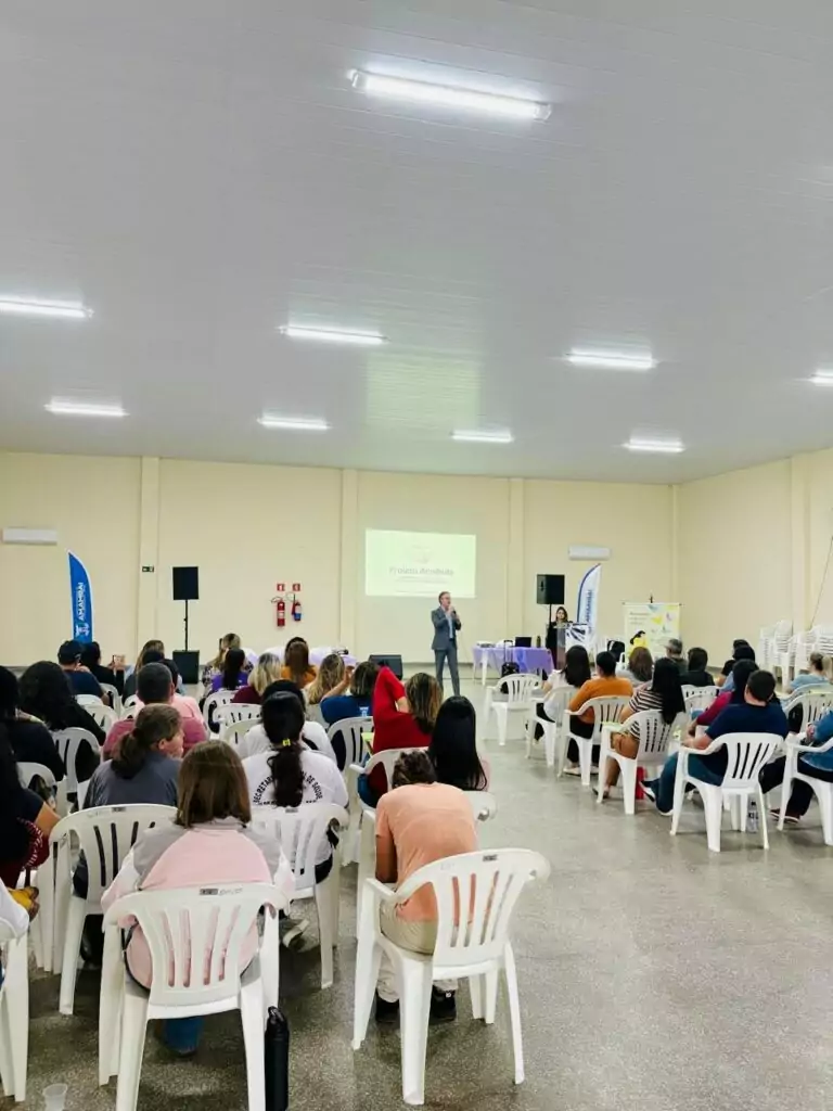 Servidores municipais participam de capacitação do Projeto Acolhida em Amambai Servidores municipais participam de capacitação do Projeto Acolhida em Amambai