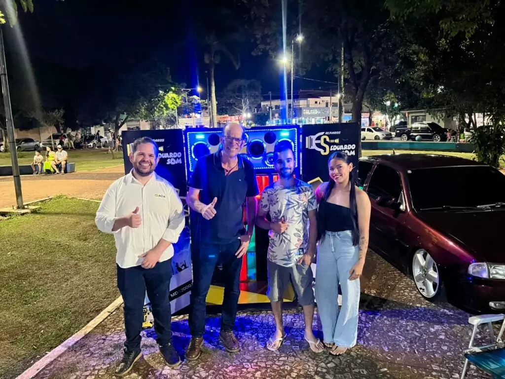 Evento reuniu famílias na Praça Central com sorteio de R$ 25 mil em prêmios, exposição de veículos, som automotivo e show ao vivo Evento reuniu famílias na Praça Central com sorteio de R$ 25 mil em prêmios, exposição de veículos, som automotivo e show ao vivo