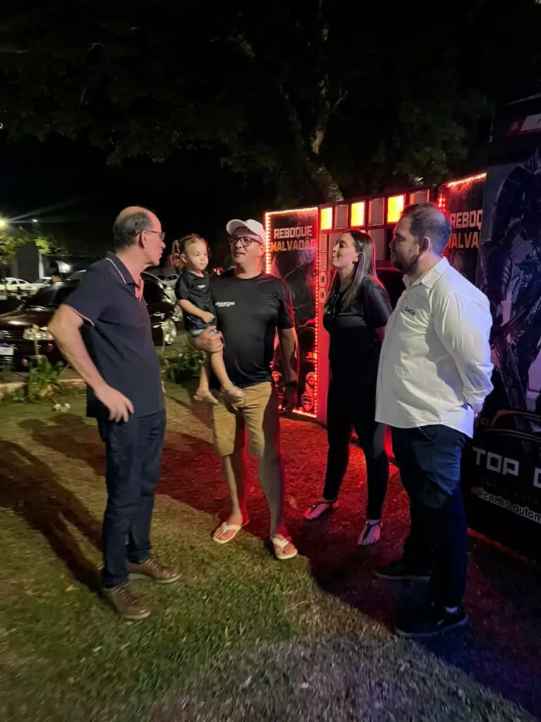 Evento reuniu famílias na Praça Central com sorteio de R$ 25 mil em prêmios, exposição de veículos, som automotivo e show ao vivo Evento reuniu famílias na Praça Central com sorteio de R$ 25 mil em prêmios, exposição de veículos, som automotivo e show ao vivo