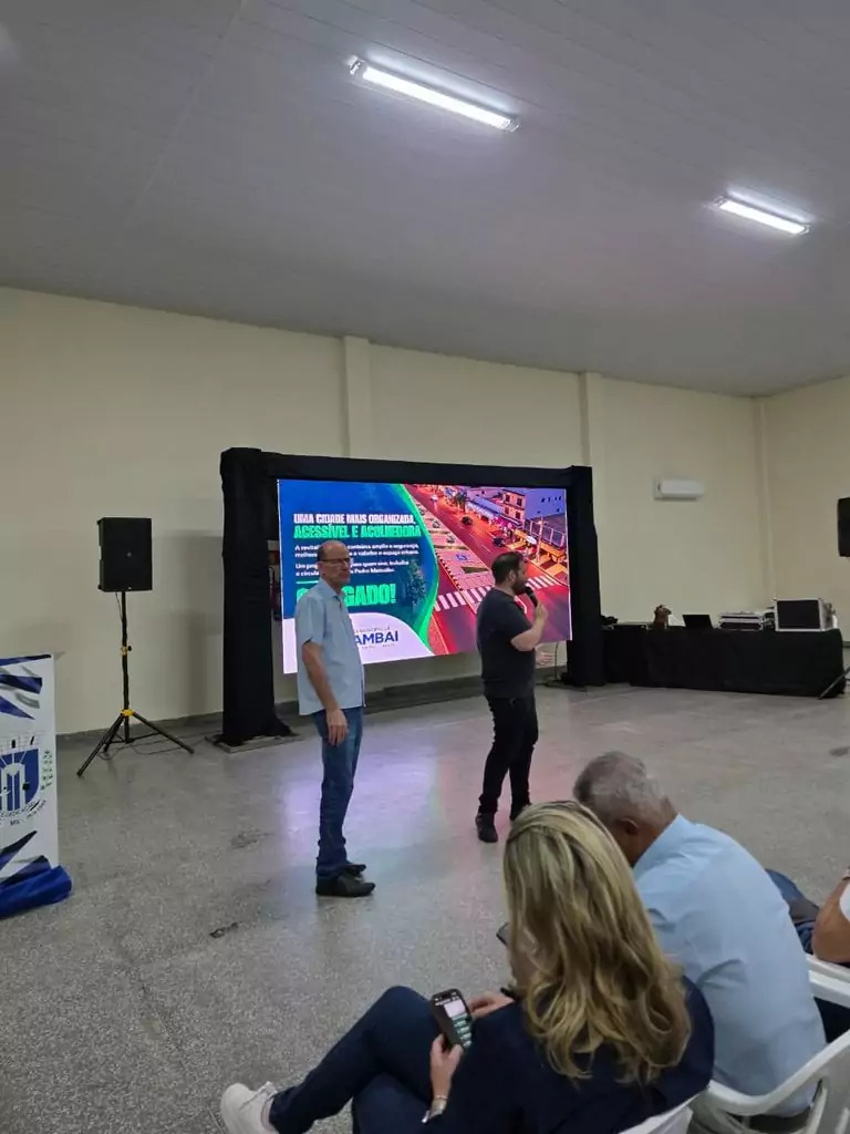 Prefeitura apresenta pré-projeto para reforma e modernização dos canteiros da Avenida Pedro Manvailler Prefeitura apresenta pré-projeto para reforma e modernização dos canteiros da Avenida Pedro Manvailler