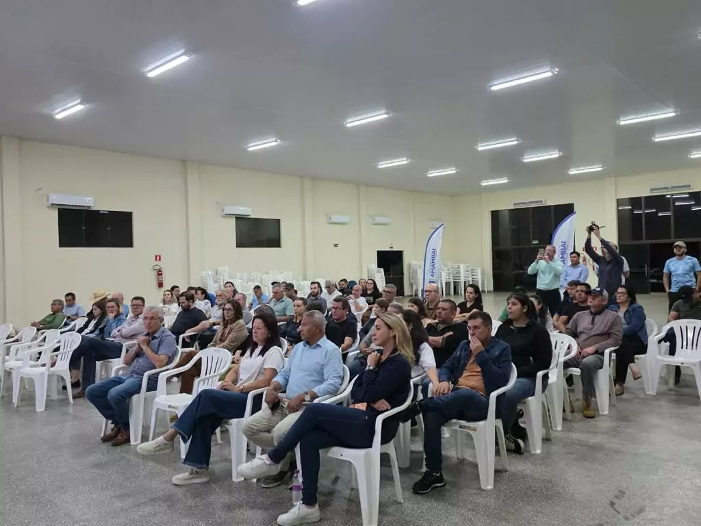 Prefeitura apresenta pré-projeto para reforma e modernização dos canteiros da Avenida Pedro Manvailler Prefeitura apresenta pré-projeto para reforma e modernização dos canteiros da Avenida Pedro Manvailler