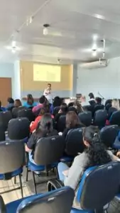 Reunião avança na análise do Plano Municipal de Educação de Amambai Reunião avança na análise do Plano Municipal de Educação de Amambai